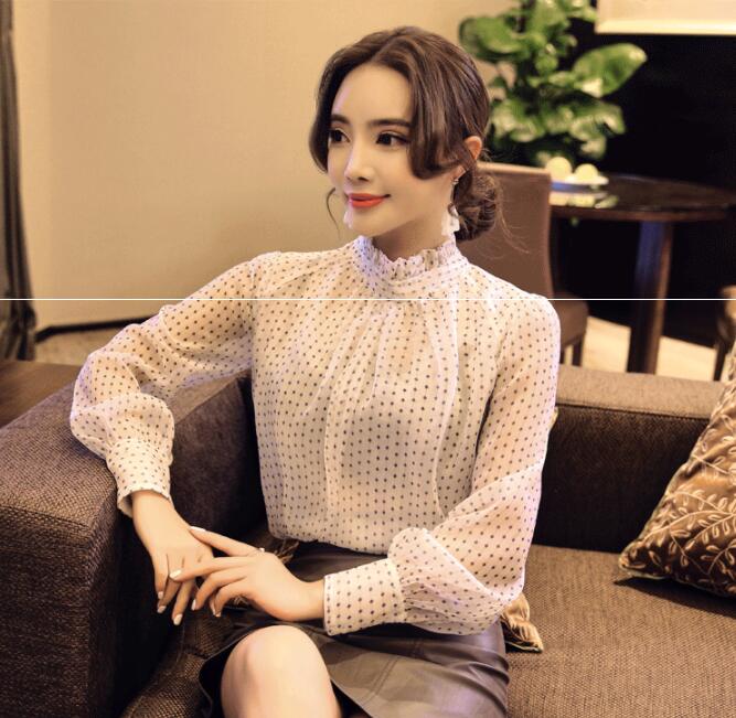 Ladies polka dot lace bottoming shirt