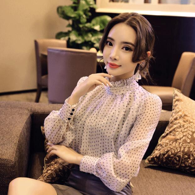 Ladies polka dot lace bottoming shirt